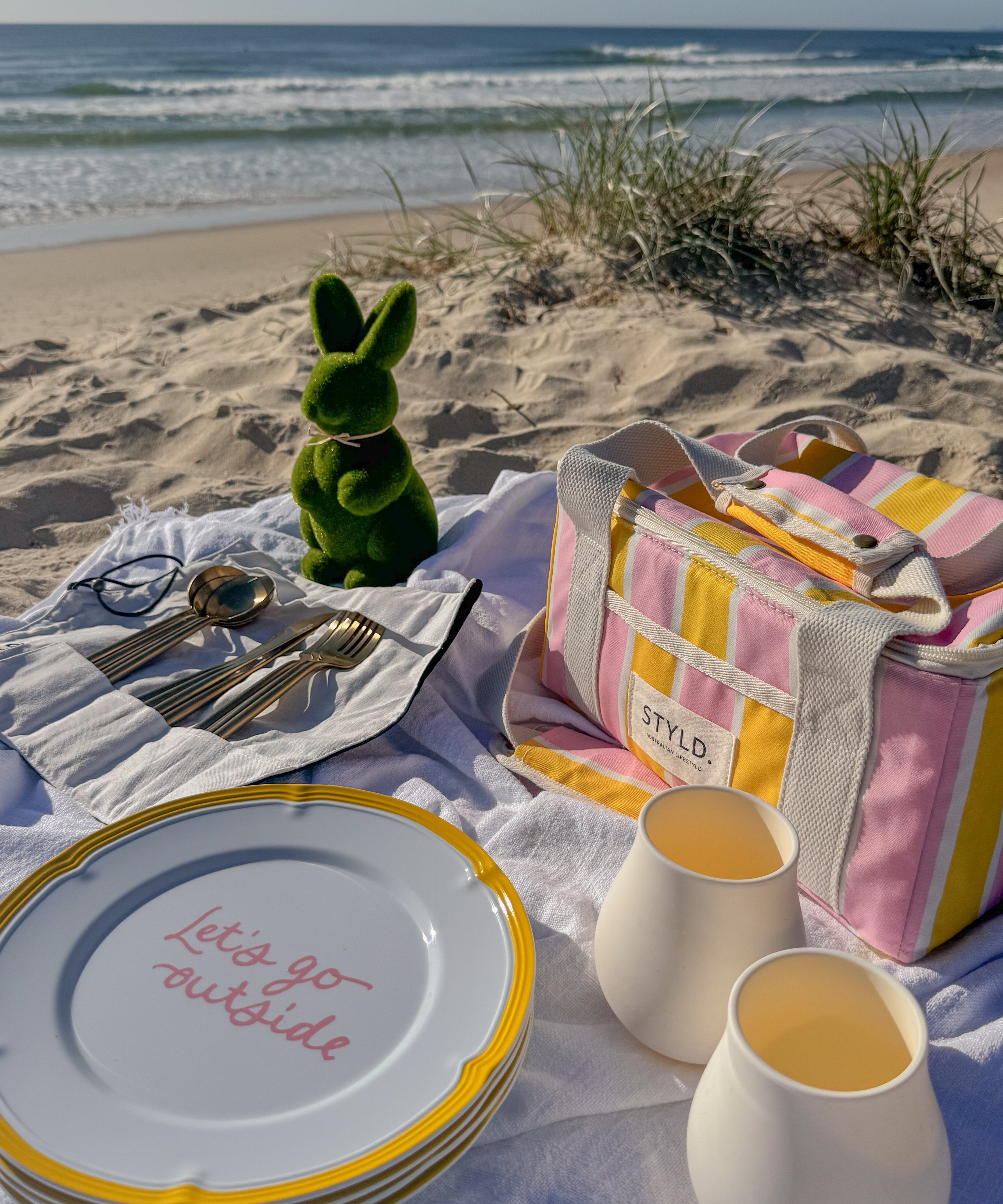 How to Style the Perfect Alfresco Table (Without the Plastic)